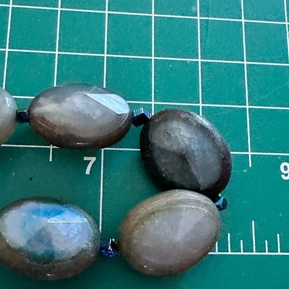 Necklace Natural Agate Gemstone Dyed Blue Oval Hand Knotted Gold Tone Clasp 4118